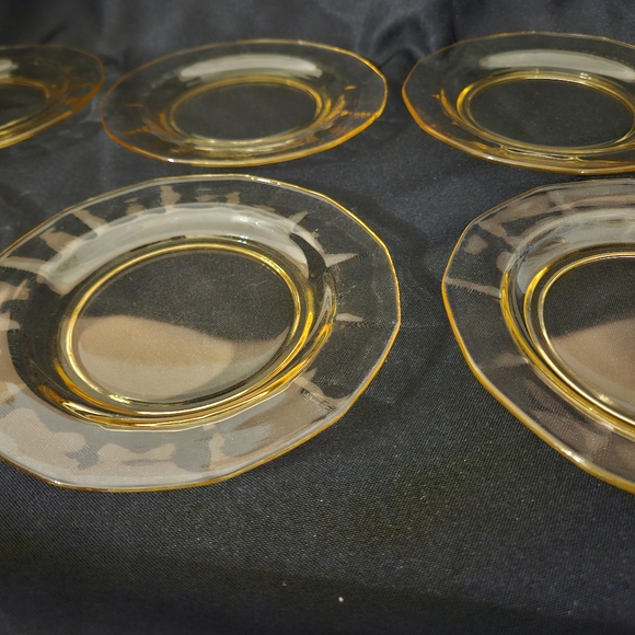 Fostoria Fairfax Yellow Topaz Glass Bread and Butter Plates set of 6 - Picture 6 of 12